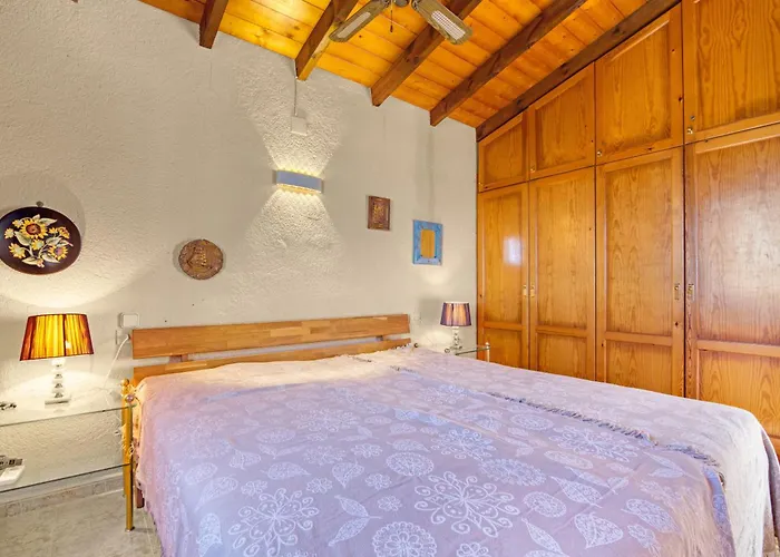 Nicoll Вілла Денія